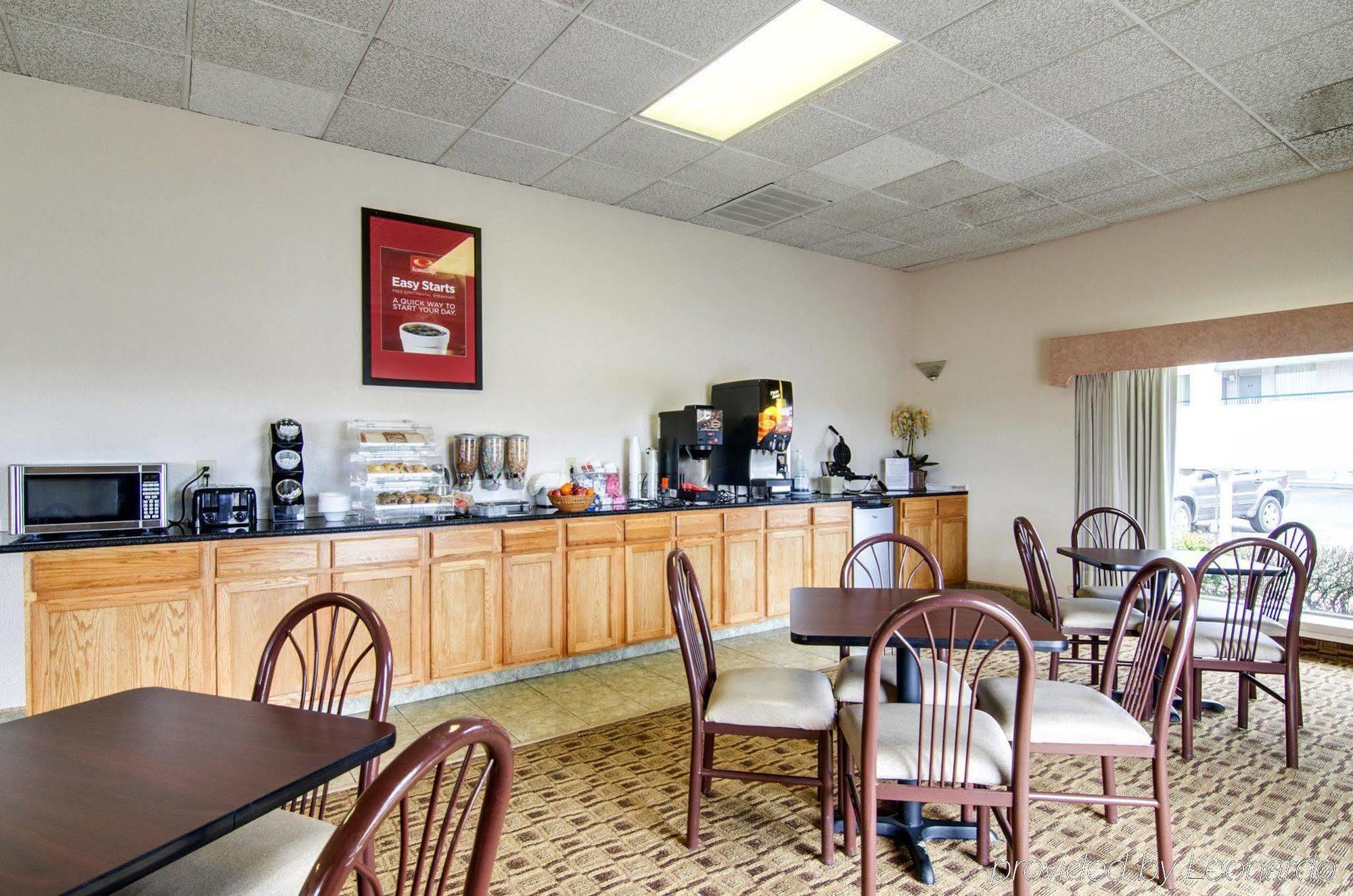 Americas Best Value Inn Salina Exterior photo