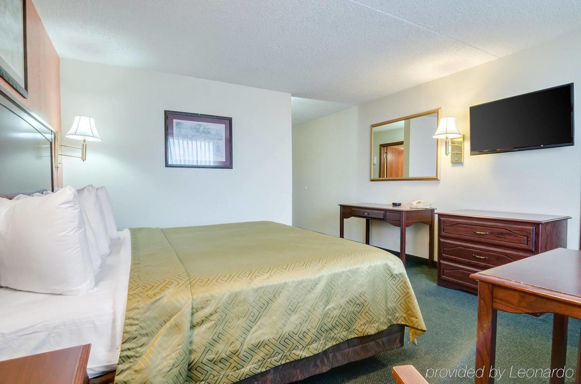 Americas Best Value Inn Salina Exterior photo