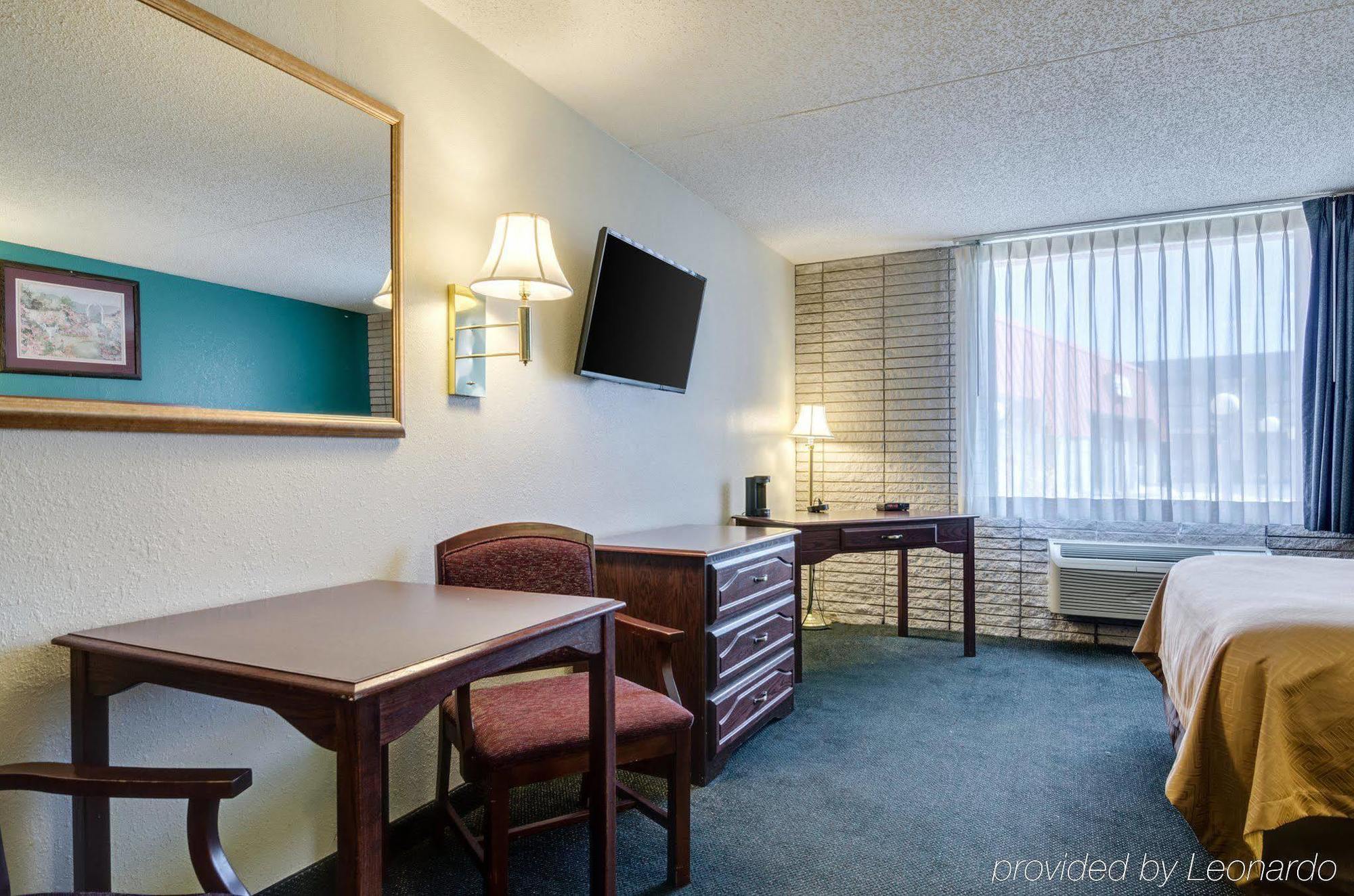 Americas Best Value Inn Salina Exterior photo